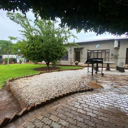 El-Kole Bed And Breakfast Tsumeb Bagian luar foto