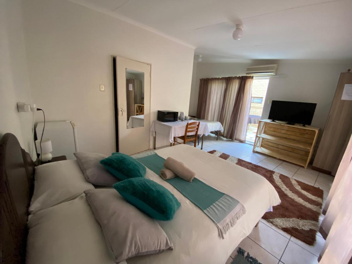 El-Kole Bed And Breakfast Tsumeb Bagian luar foto